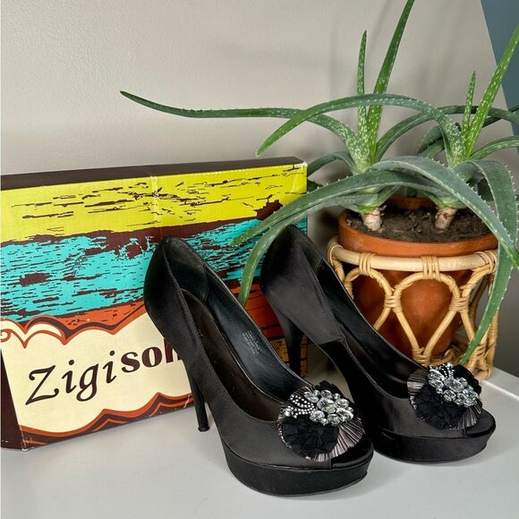 Zigi Soho Black Satin Peep-Toe Platform Heels Crystal Rosette Stiletto size 8 - Picture 2 of 12